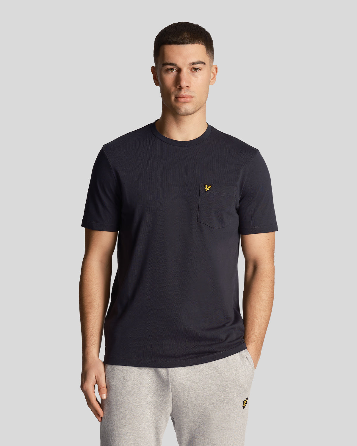 Lyle & Scott Mens Pocket T-Shirt in Navy – Lyle & Scott DE